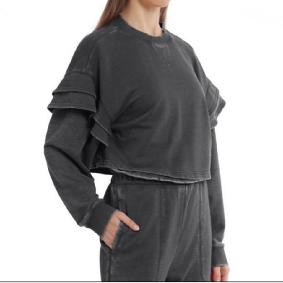7FAMK 7 For All Mankind Women's Cropped Ruffle Shoulder Dark Gray Sweatshirt - Picture 1 of 14